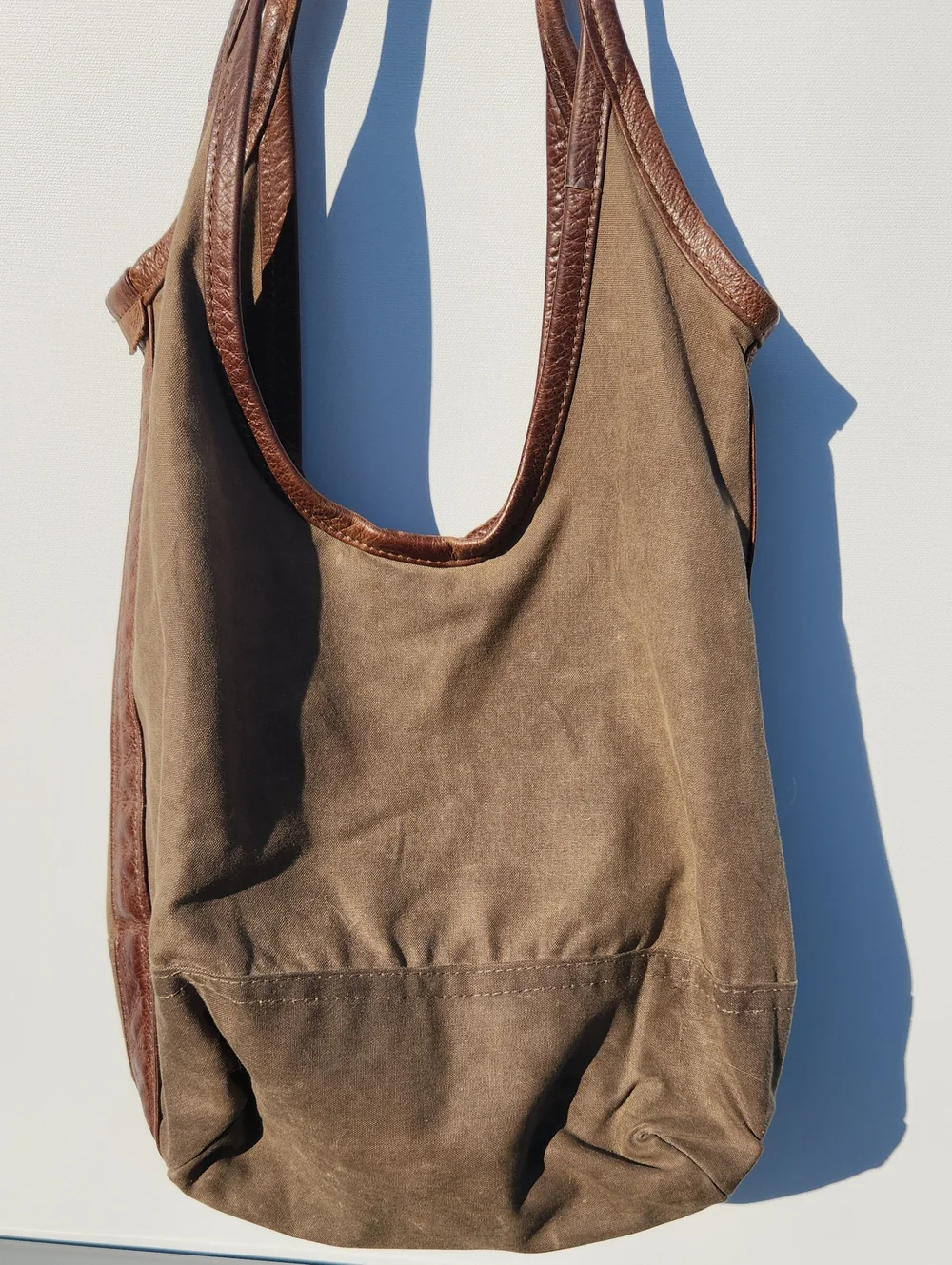 Rough & Tumble Made One At A Time In Maine Brown Canvas & Leather Bag 12x14